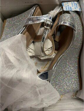 Forever Happy-02 Womens Silver Strappy Wedge Sandals Size 6.5 New